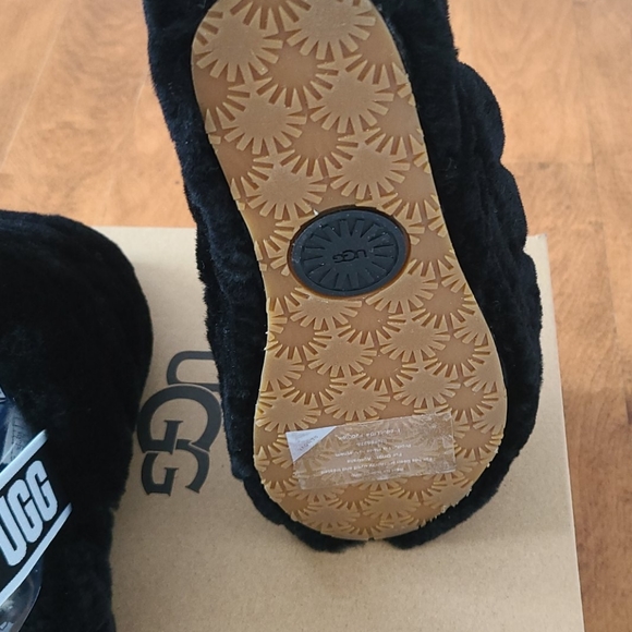 🖤UGG sandals🖤 - Picture 5 of 6